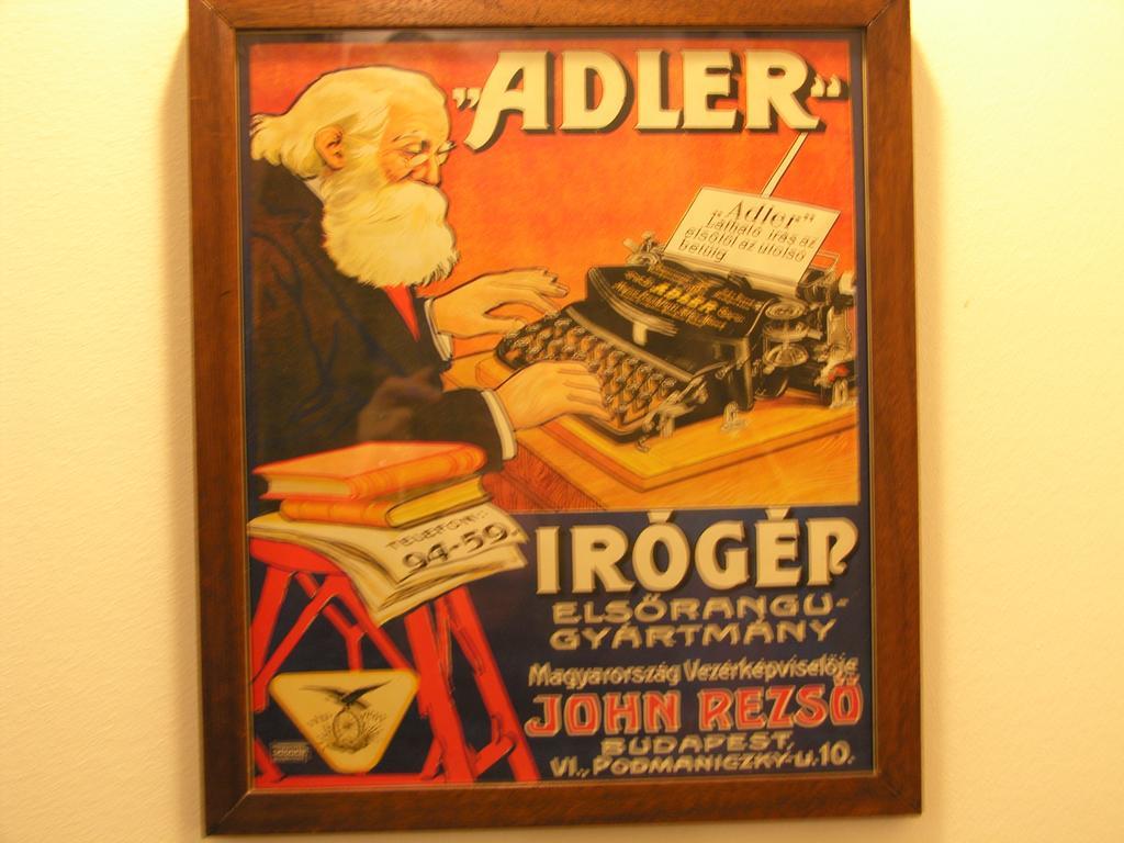 Adler Hotel Будаорш Экстерьер фото