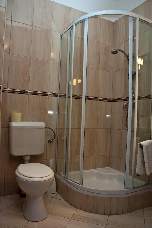 Adler Hotel Будаорш Номер фото